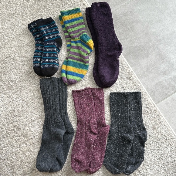 Accessories - WARM SOCKS- Set of 6 Pairs of Gently Worn Women’s Insulated and Fuzzy Socks